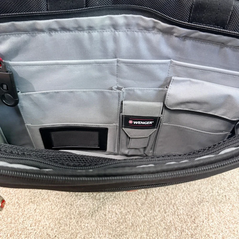 Wenger Laptop Briefcase Mens OS Black Multi-Compartment Padded Messenger Bag